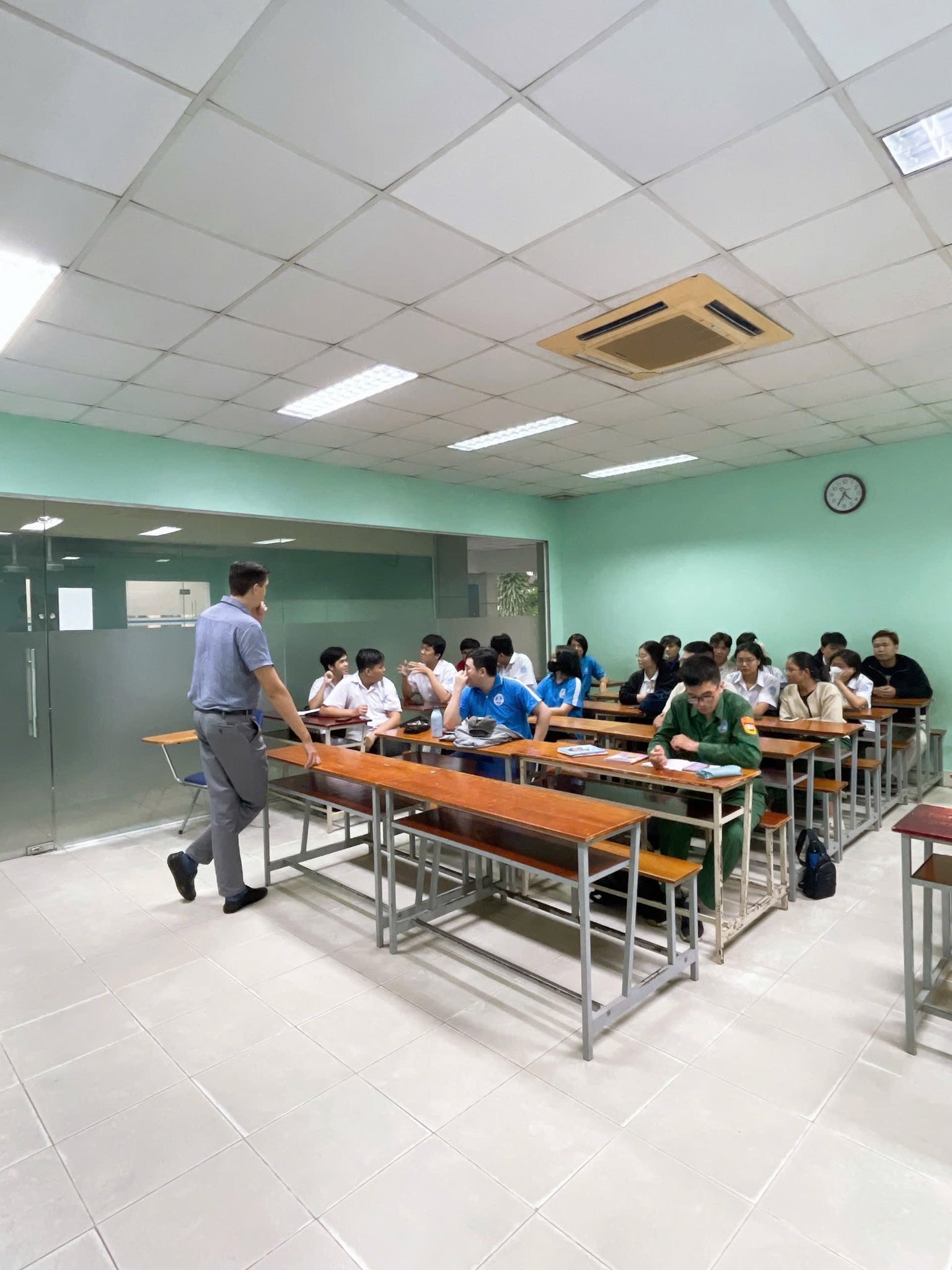 CLB TIẾNG ANH LẦN 2 NĂM HỌC 2025-2026